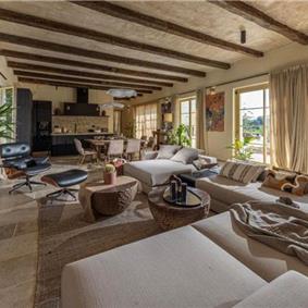  4 Bedroom Villa with Infinity Pool near Rovinj, Istria, Sleeps 8